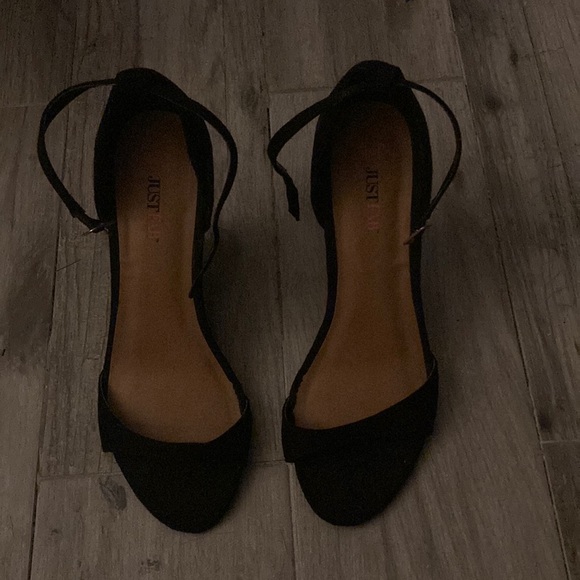 Black wedge heels - Picture 1 of 3